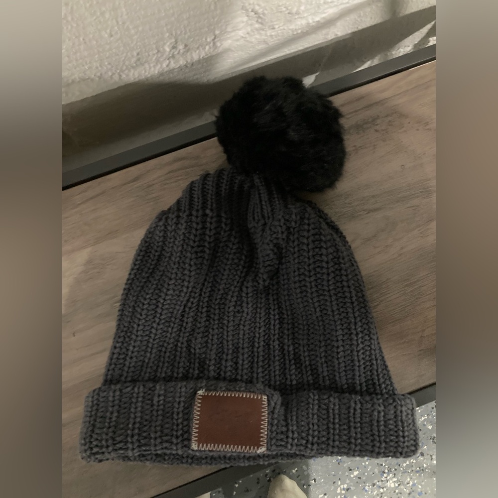 Love Your Melon Classics cuffed beanie faux-fur pom-pom leather logo patch grey